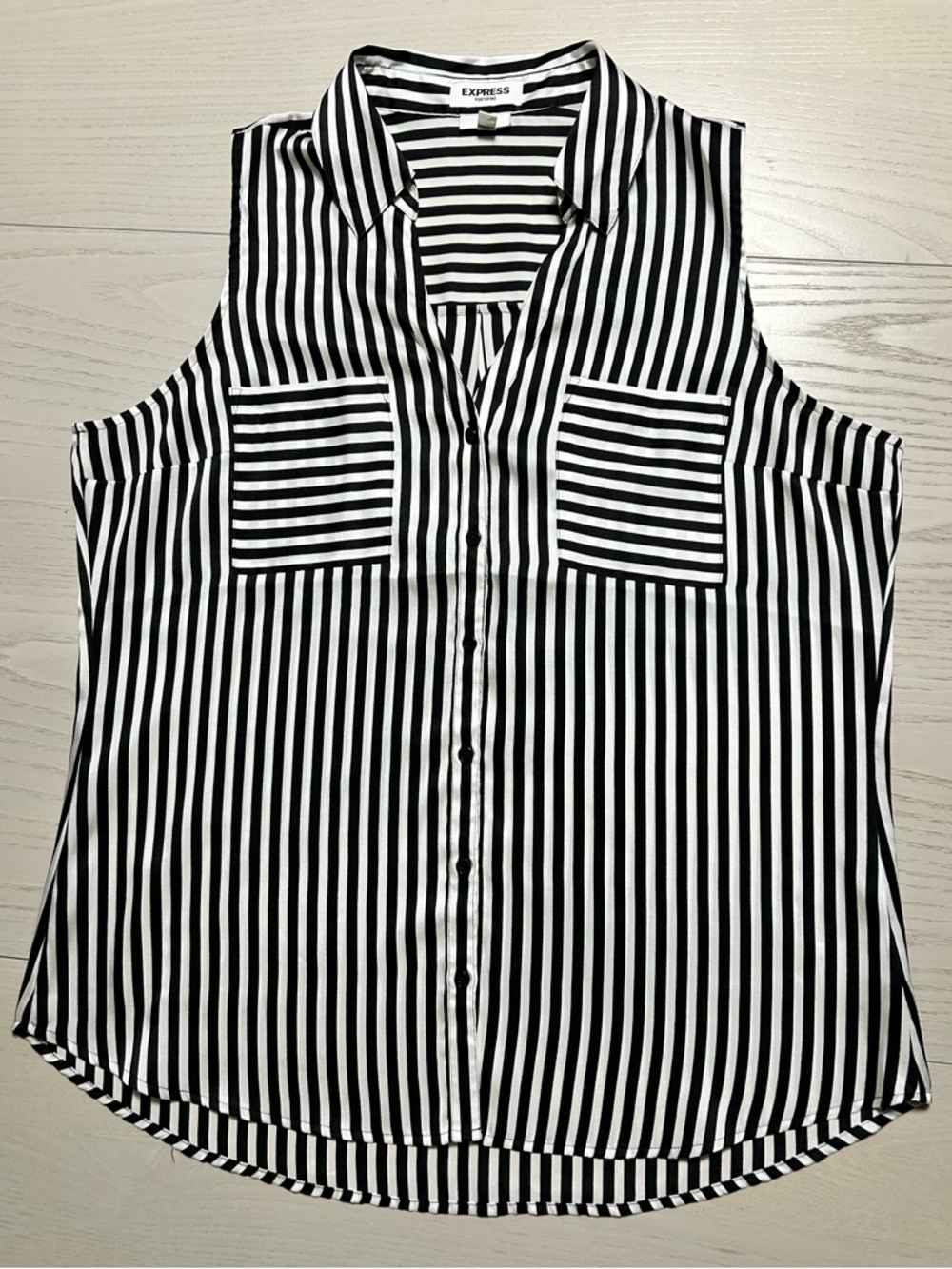 Express Black and White Stripe Sleeveless Button-Down (Large SLIM)